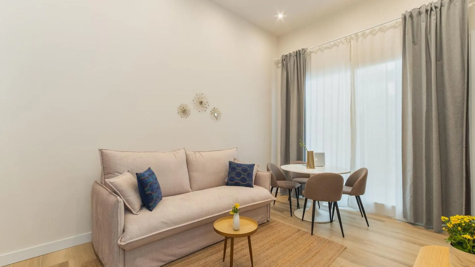 Qe Apartments Cadix