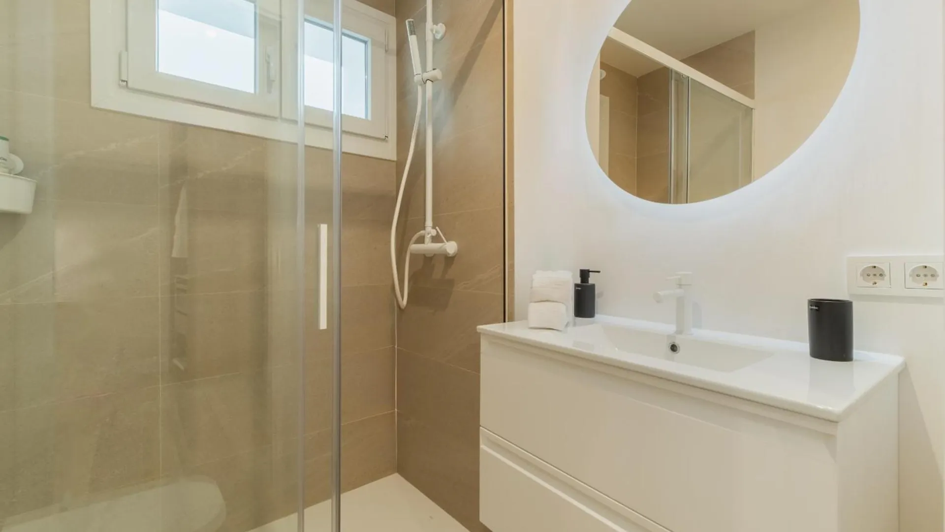 Qe Apartments Cadix