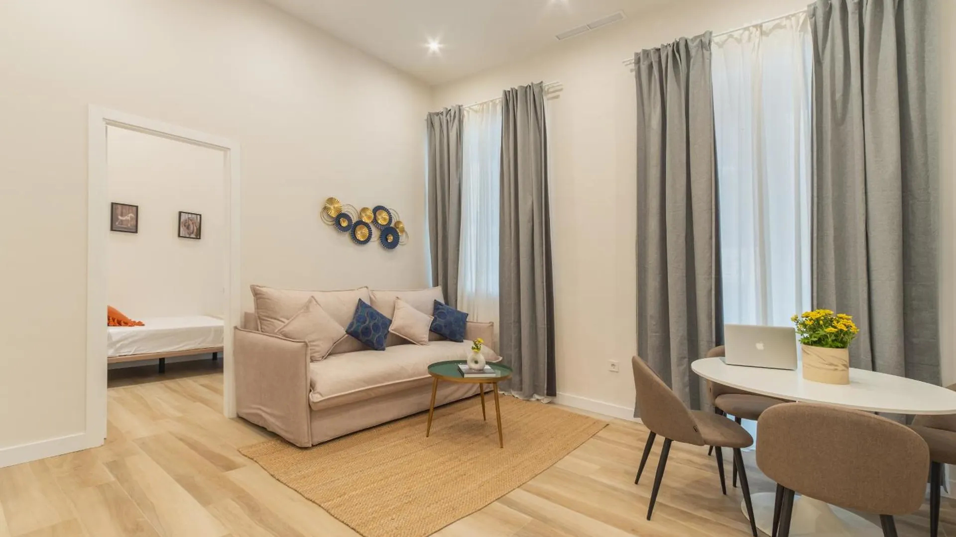 Qe Apartments Cadix