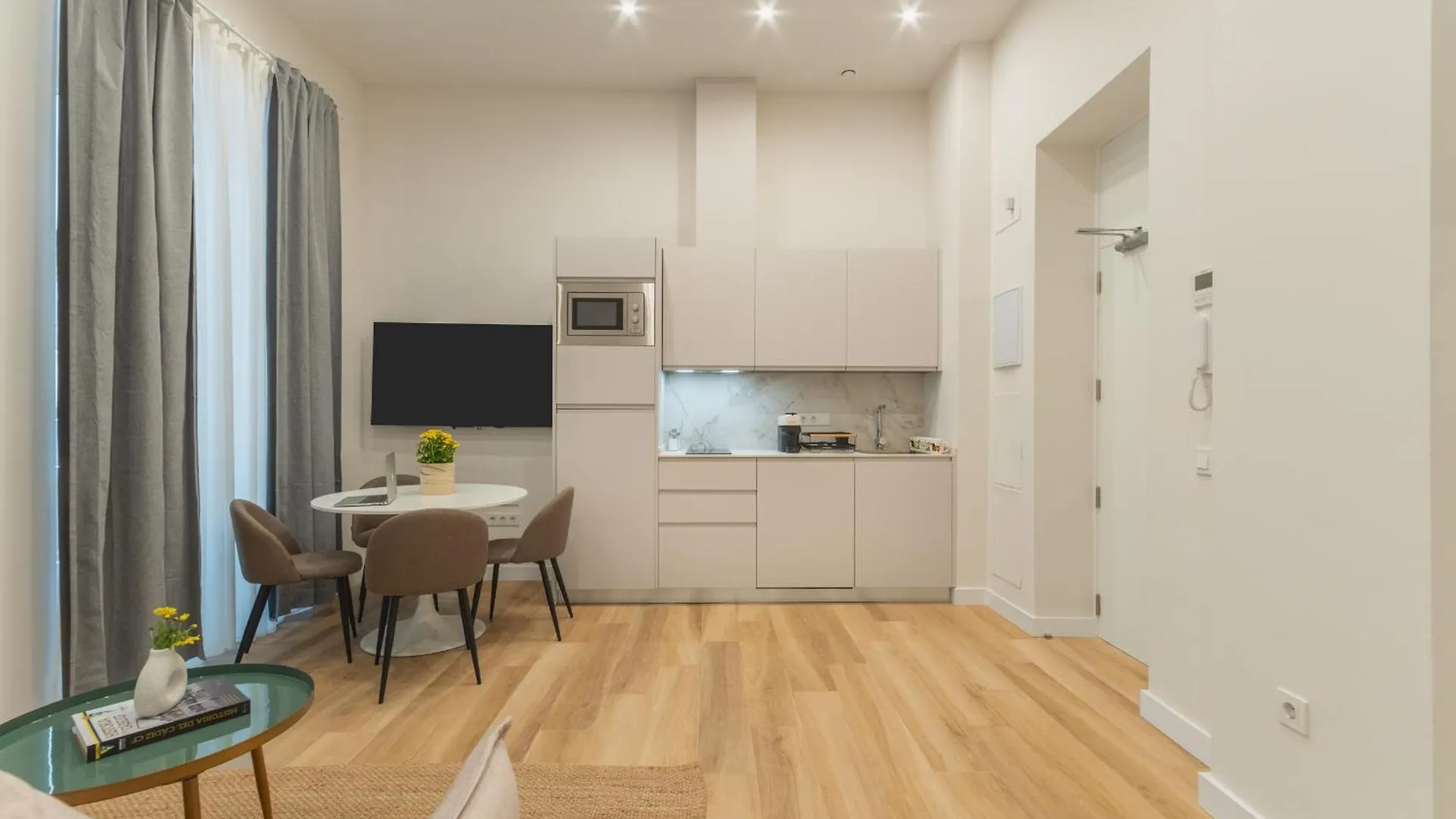 Qe Apartments Cadix