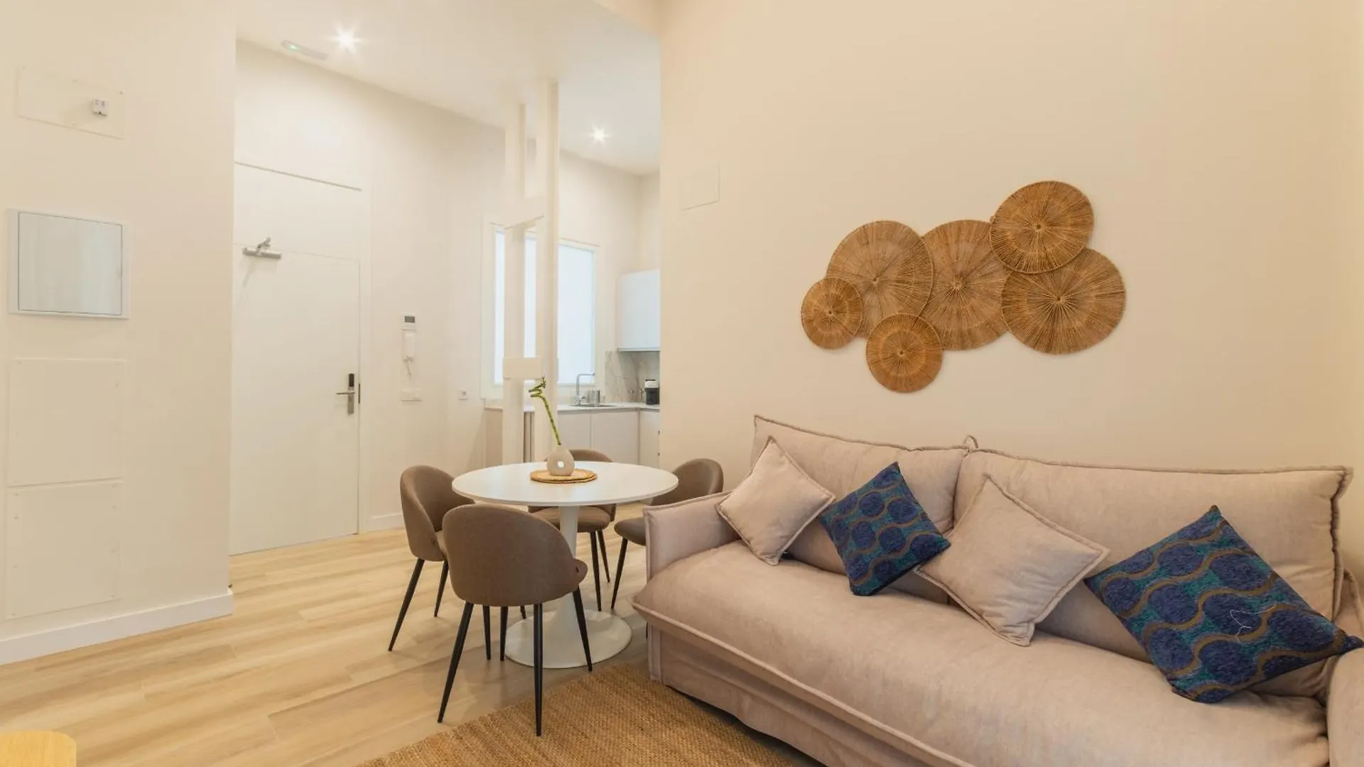 Qe Apartments Cadix
