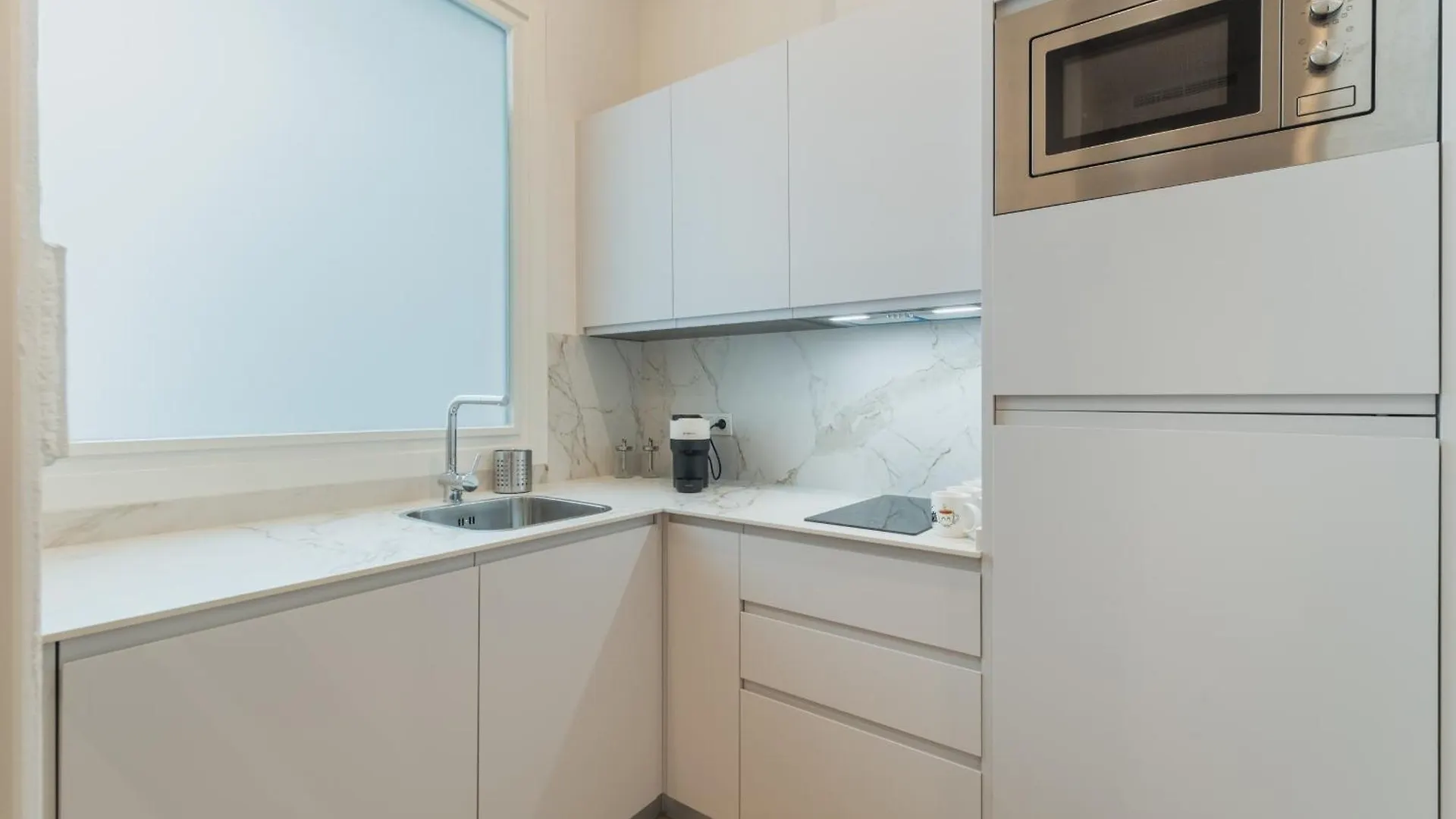 Qe Apartments Cadix 0*,