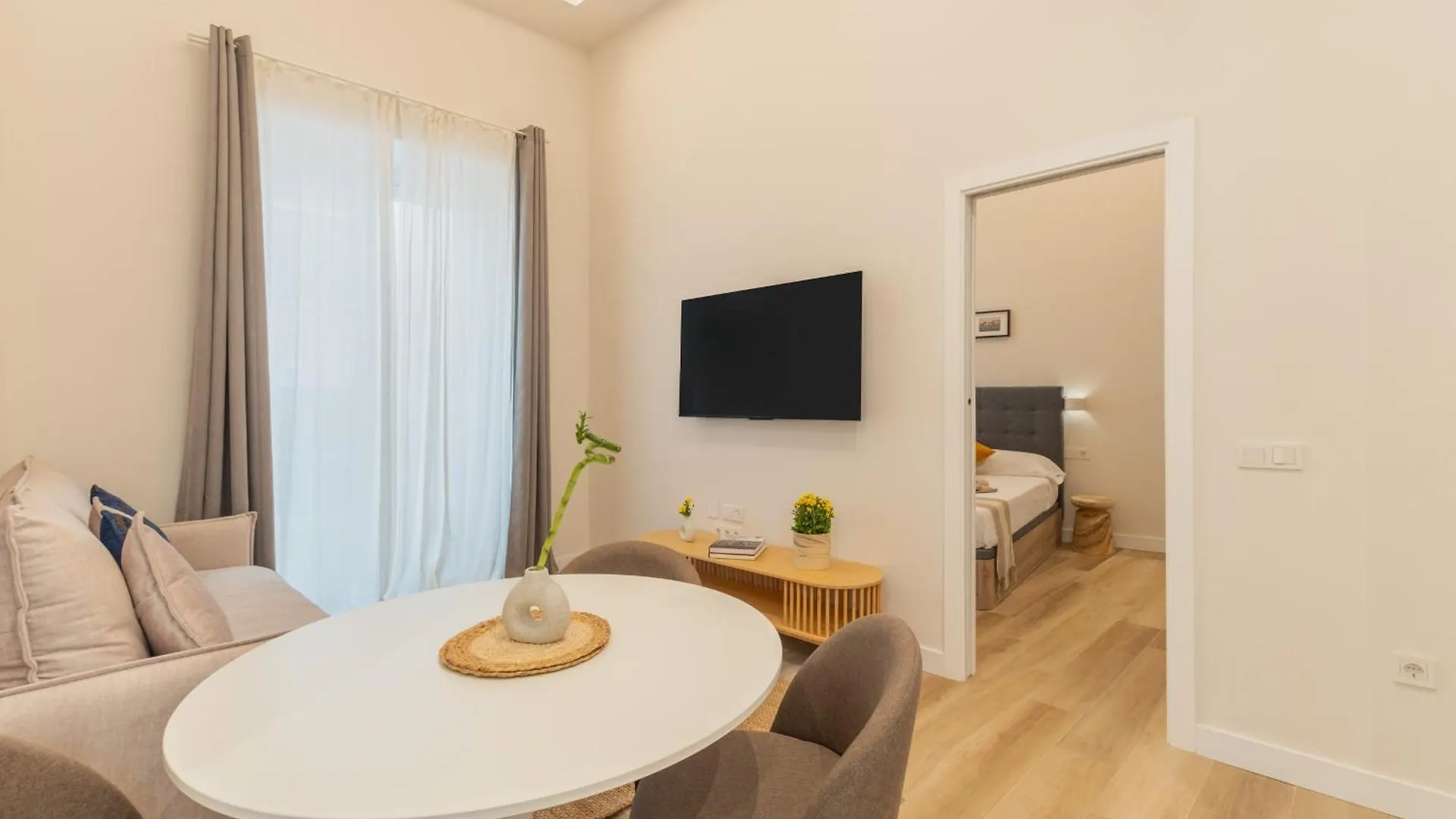 Qe Apartments Cadix