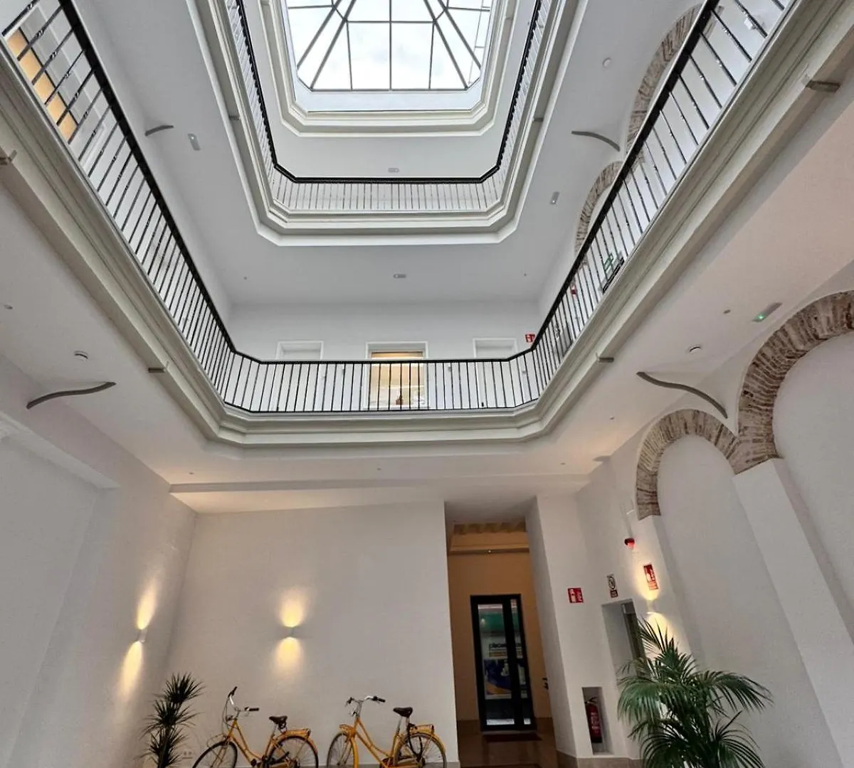 Qe Apartments Cadix