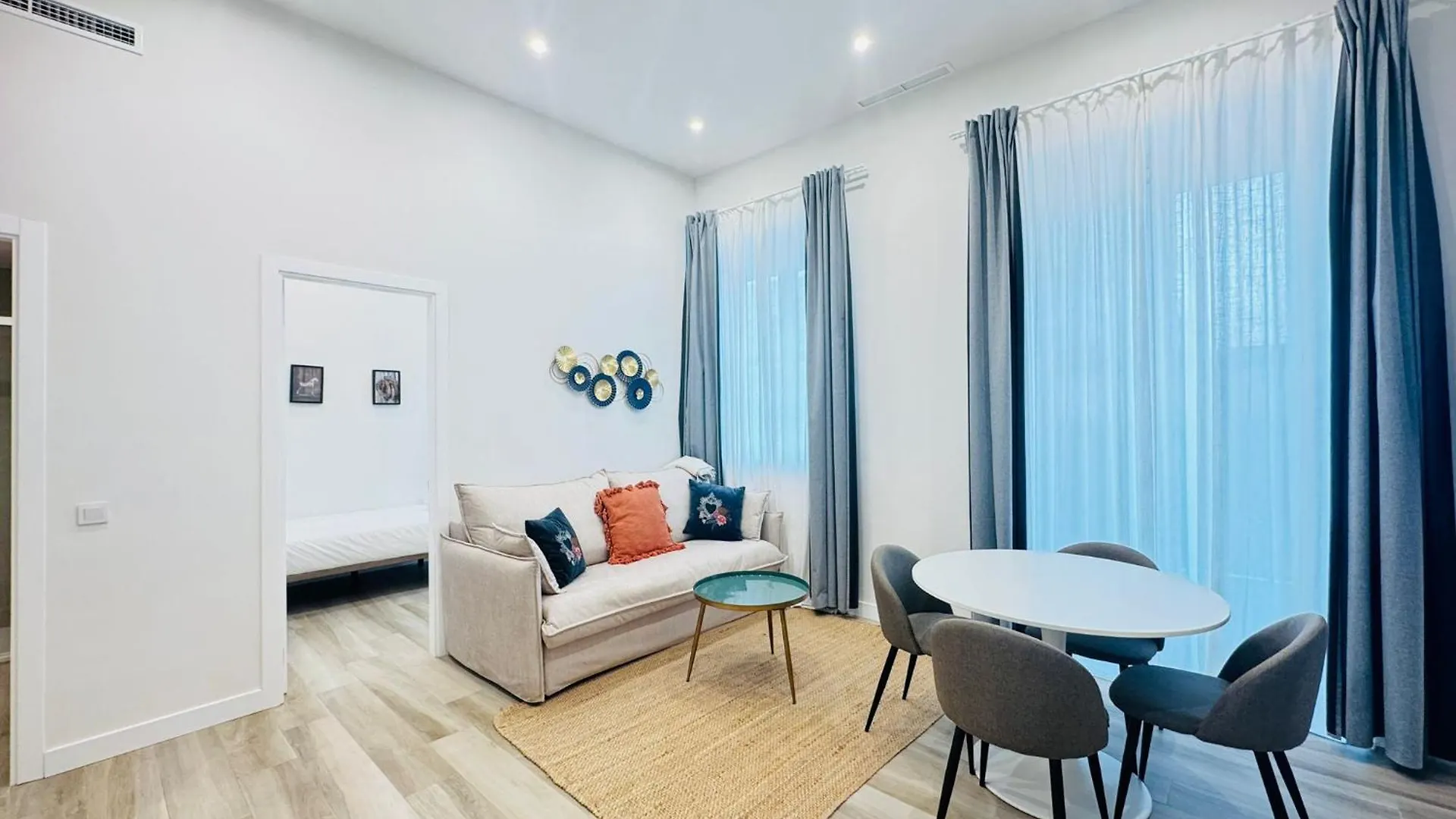 Qe Apartments Cadix