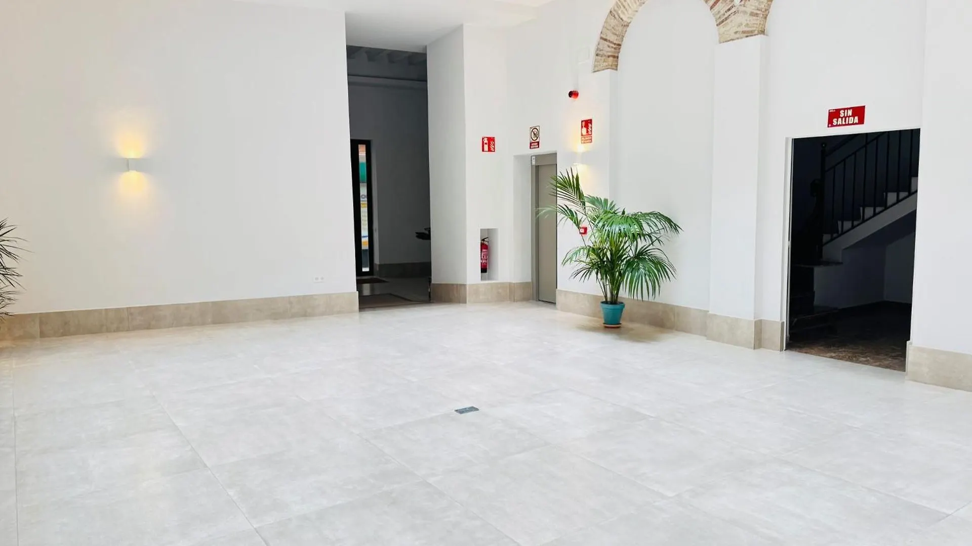 Qe Apartments Cadix 0*,  Espagne