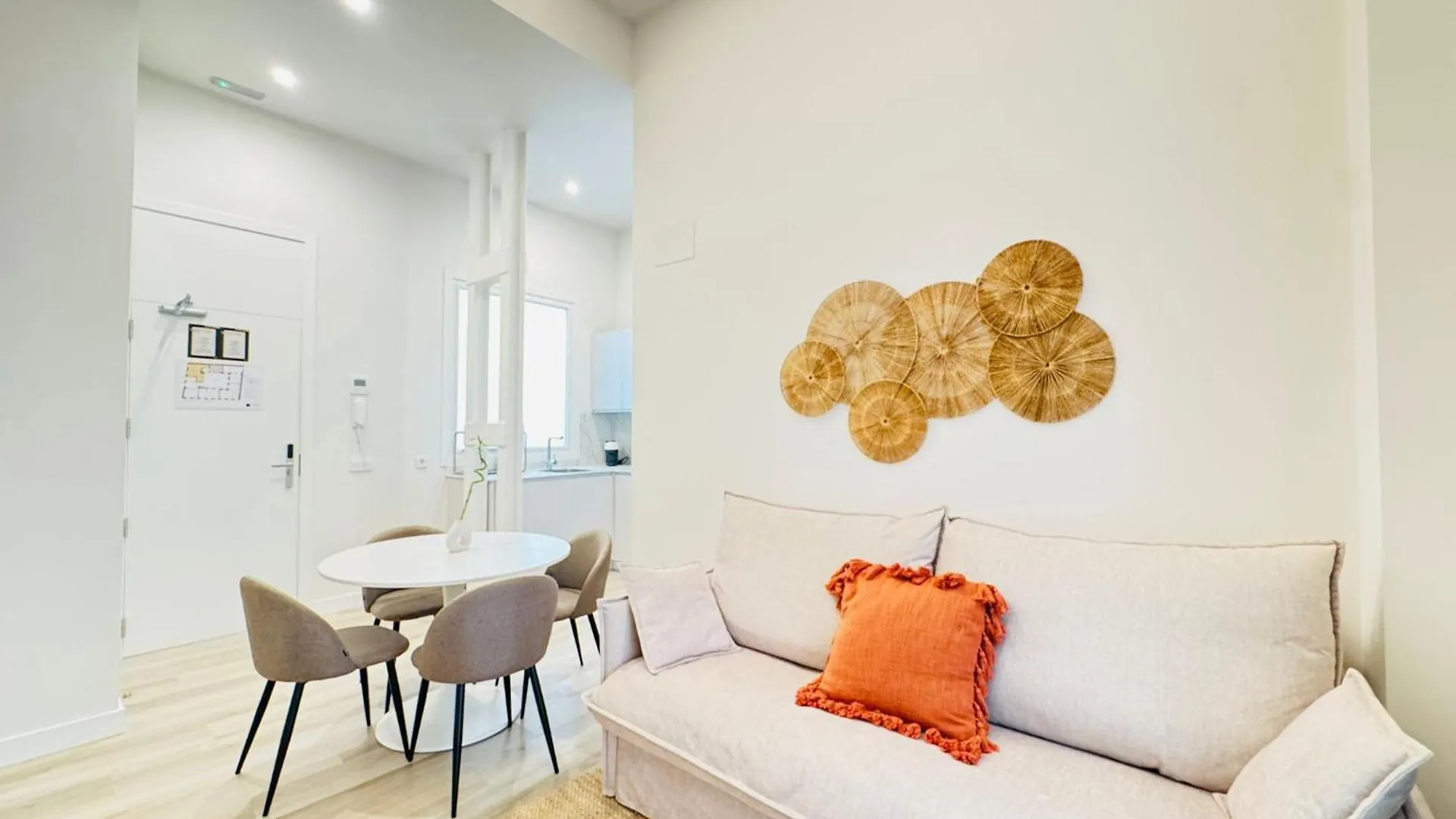 Qe Apartments Cadix
