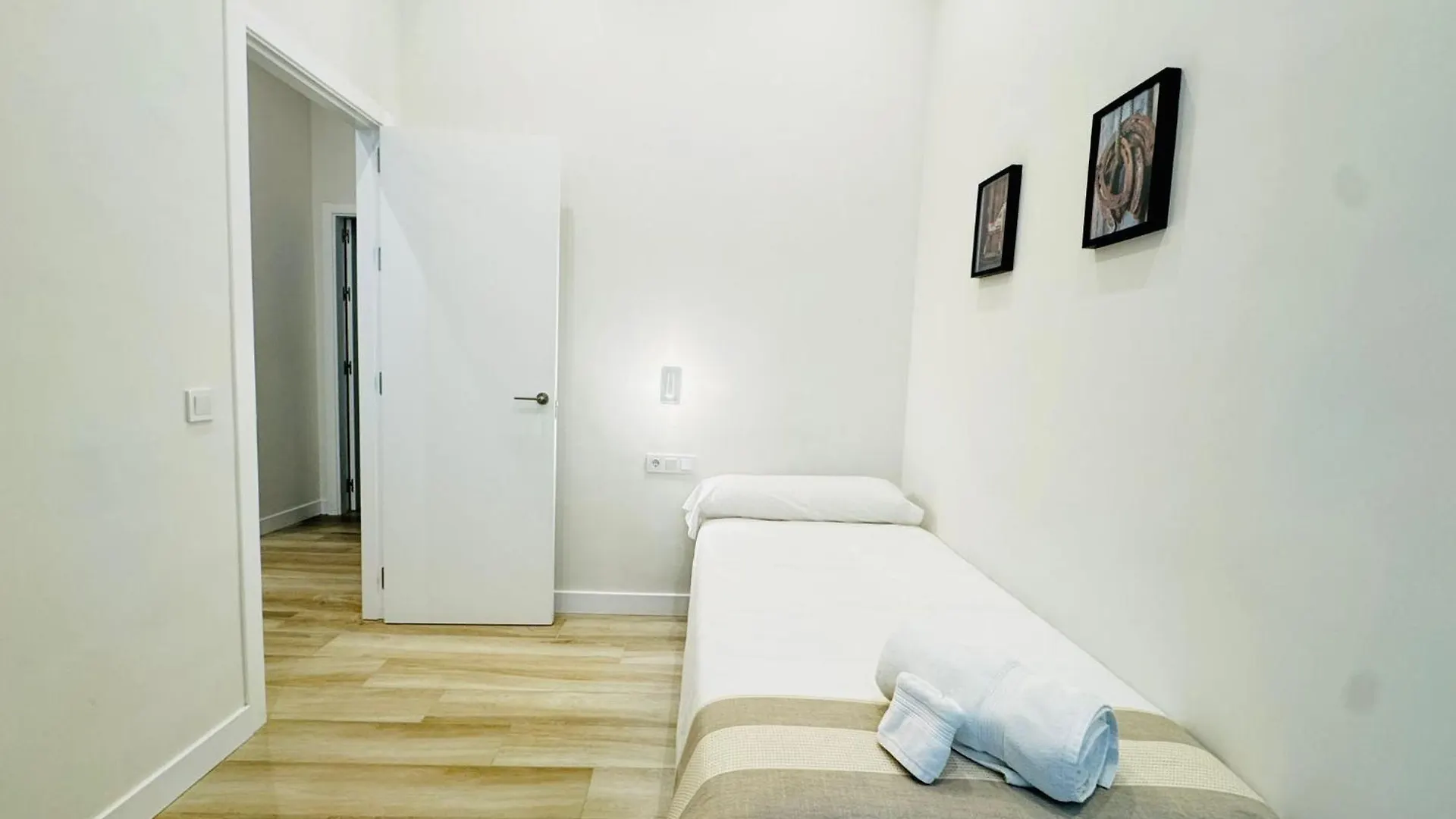 Qe Apartments Cadiz