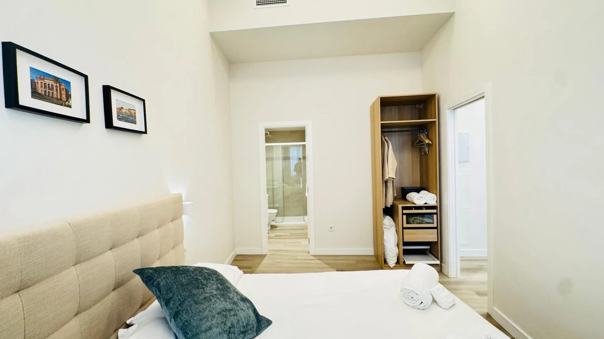 Qe Apartments Cadix