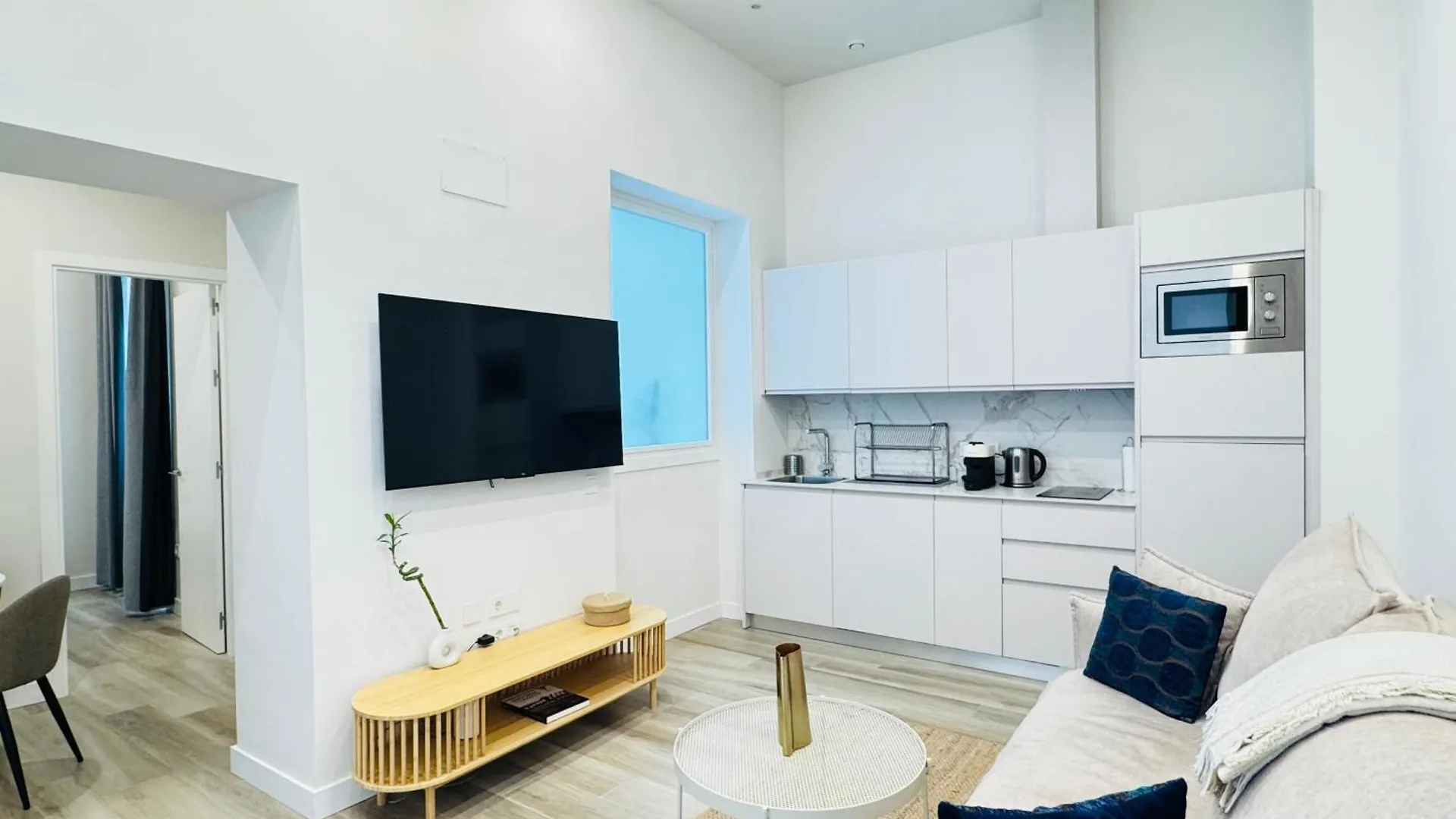 Qe Apartments Cadix 0*,