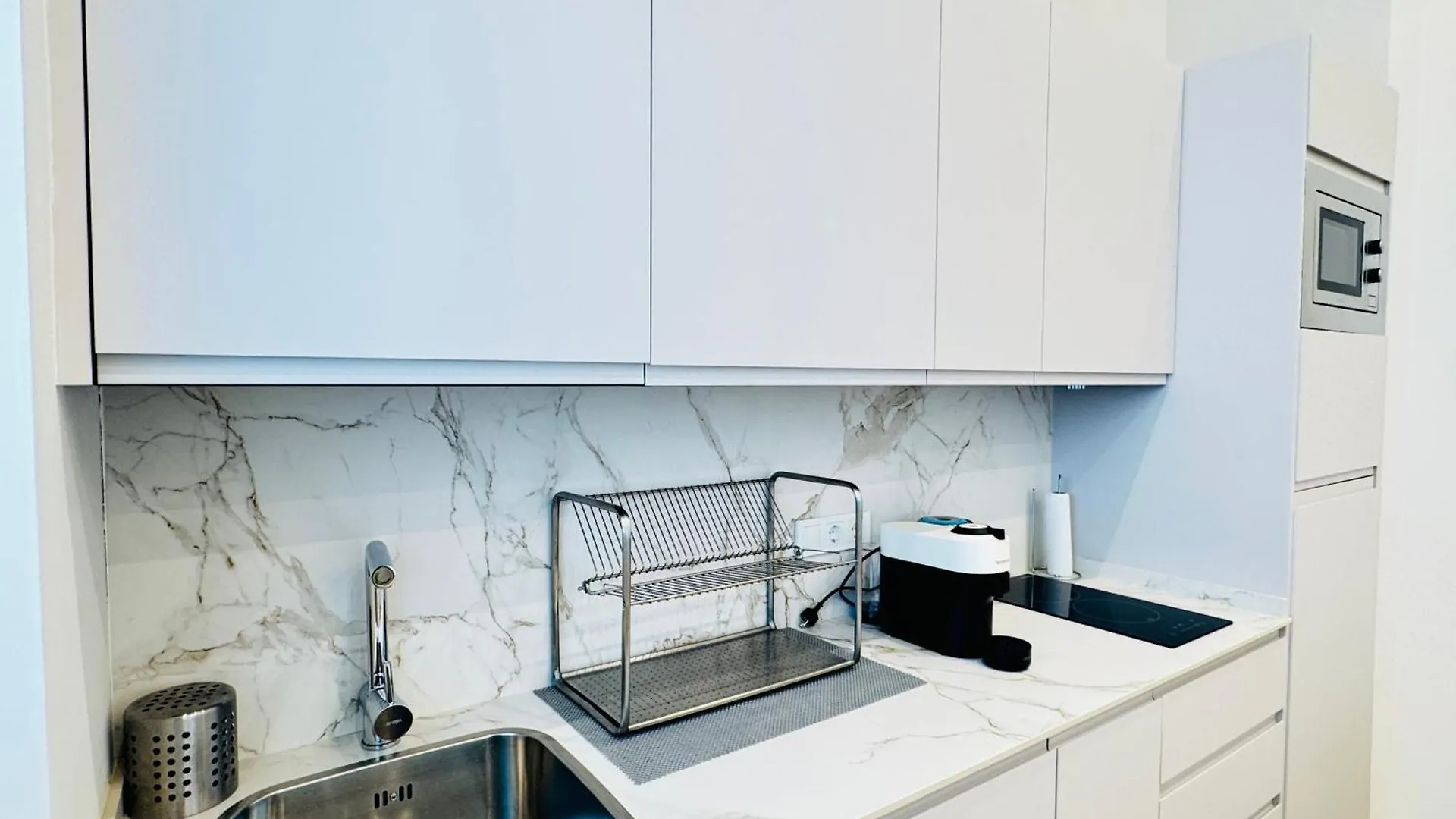 Qe Apartments Cadiz 0*,  İspanya