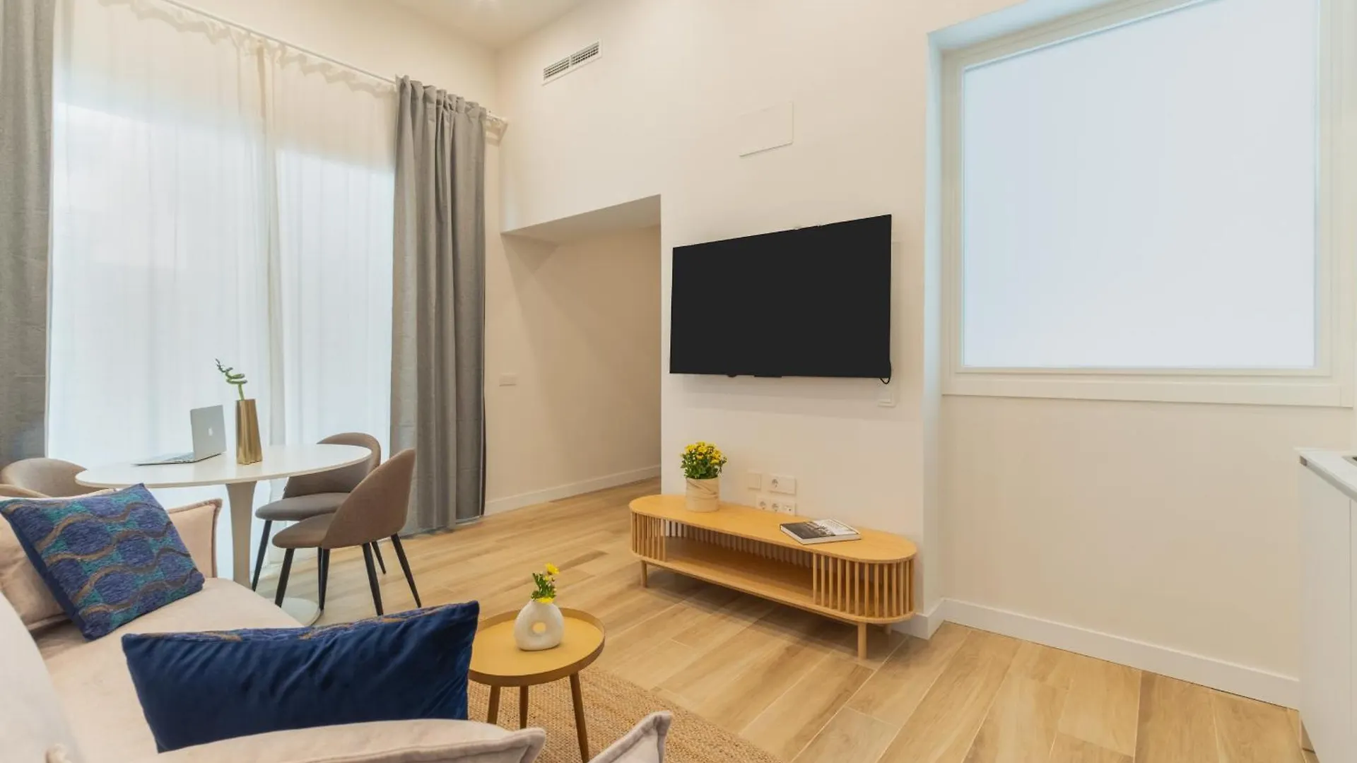 Qe Apartments Cadiz Spain