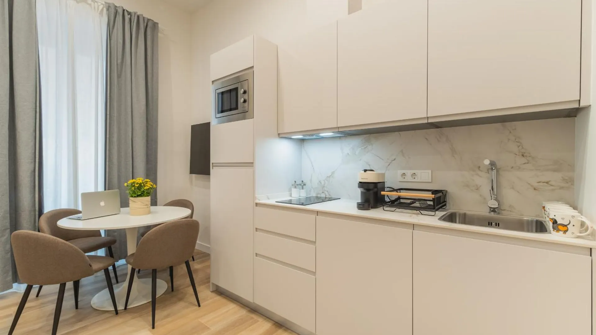 Qe Apartments Cadiz